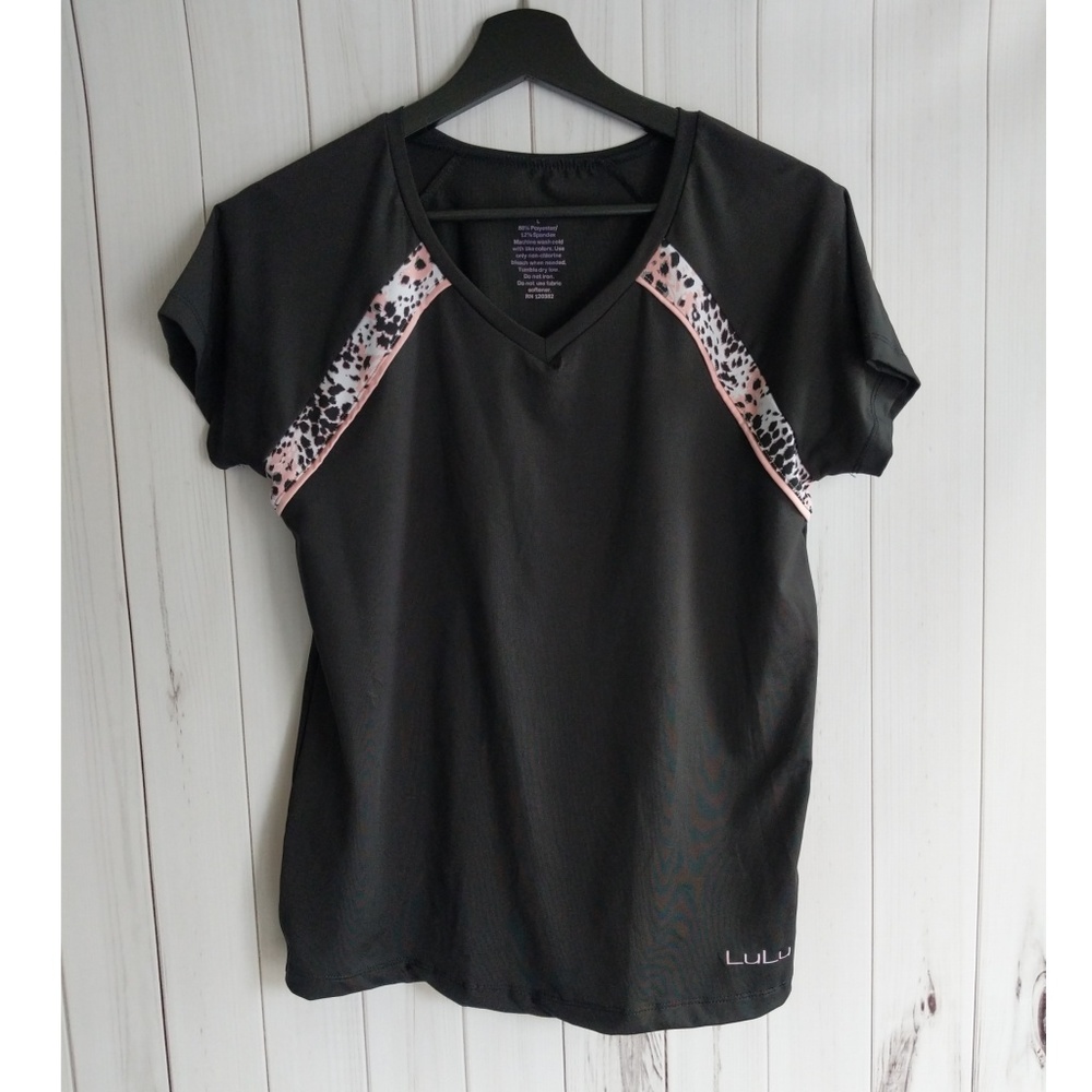 Lulu workout tee shirt with animal print detail - Picture 7 of 9